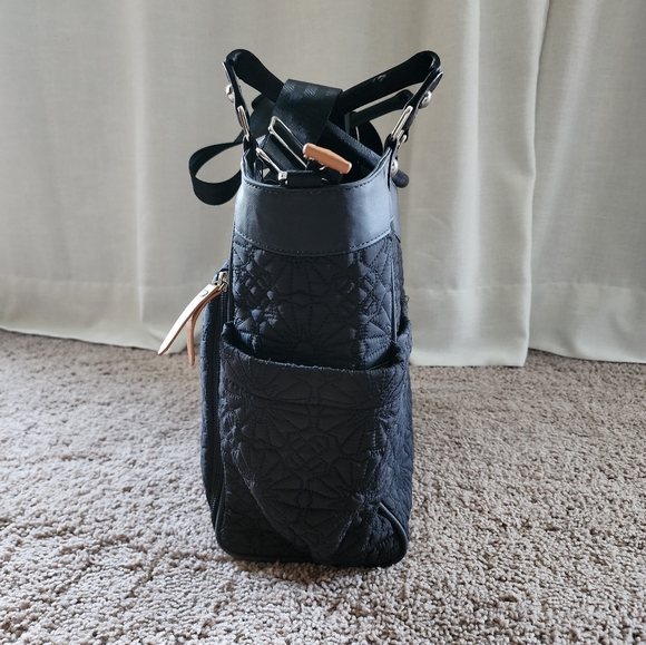 Petunia Pickle Bottom City Carry all Bedford Ave - Picture 2 of 7